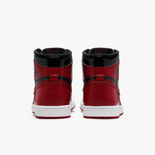 Lade das Bild in den Galerie-Viewer, Air Jordan 1 High Patent Bred
