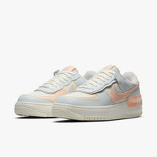 Lade das Bild in den Galerie-Viewer, Air Force 1 Shadow Sail Barely Green
