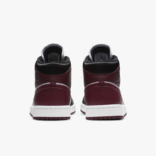 Lade das Bild in den Galerie-Viewer, Air Jordan 1 Mid Beetroot
