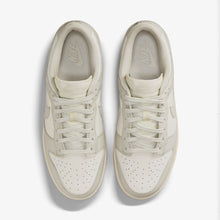 Lade das Bild in den Galerie-Viewer, Nike Dunk Low Sail Light Bone
