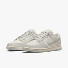 Lade das Bild in den Galerie-Viewer, Nike Dunk Low Sail Light Bone
