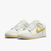 Lade das Bild in den Galerie-Viewer, Nike Dunk Low Yellow Strike
