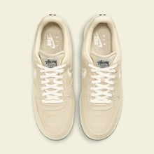 Lade das Bild in den Galerie-Viewer, Nike Air Force 1 Stussy Fossil
